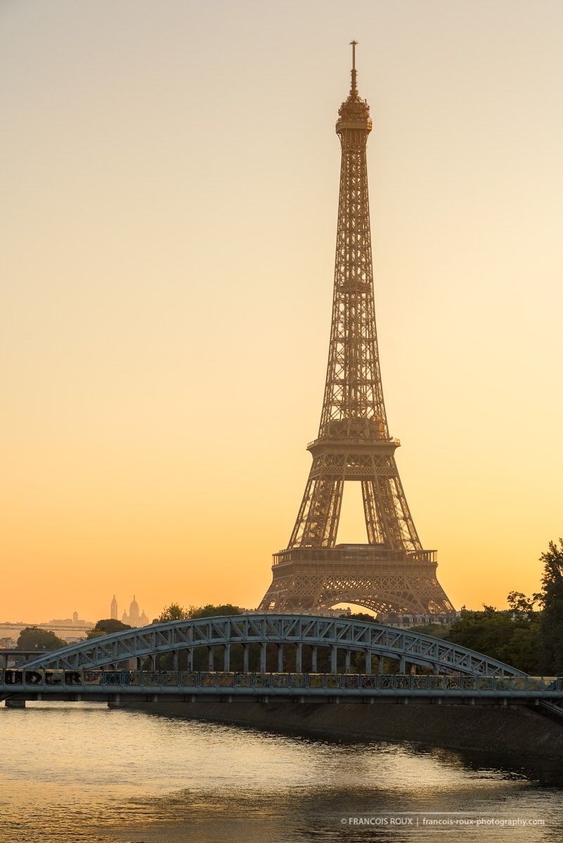Photo of the Eiffel Tower at Sunrise - Paris - France - Francois Roux Photography