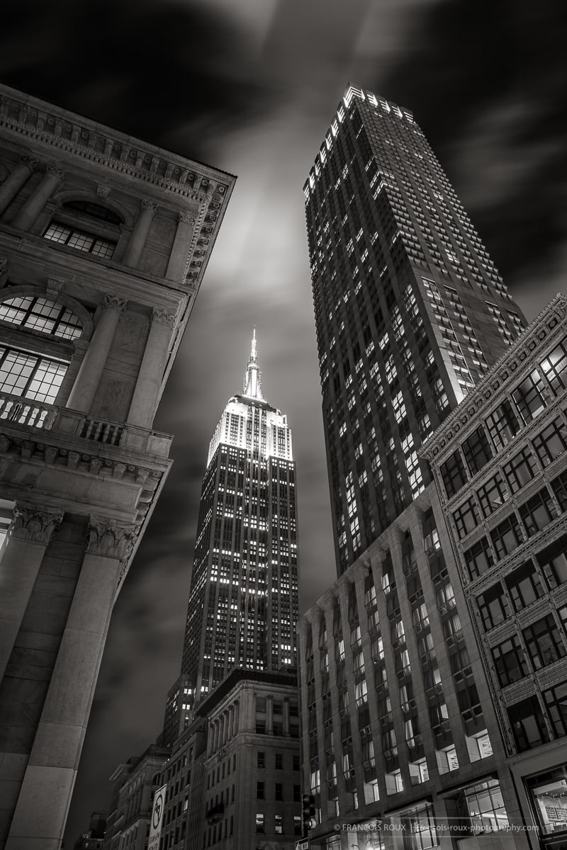 Black & White photo of the Empire State Building at night - Manhattan - New York City - Francois Roux Photography